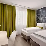 Hotel Super 8 By Wyndham Zollhafen