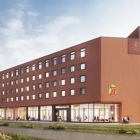 Super 8 By Wyndham Zollhafen מלון 3*