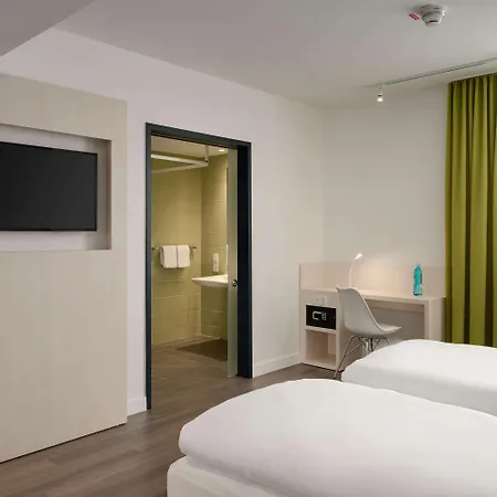 Hotel Super 8 By Wyndham Zollhafen Mainz