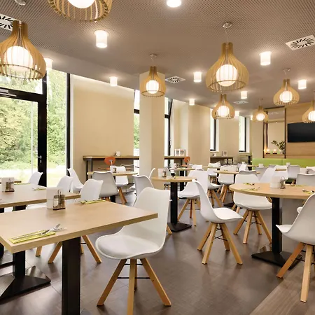 Super 8 By Wyndham Zollhafen