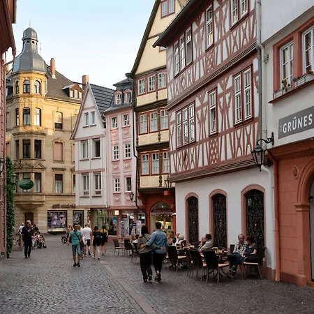 Super 8 By Wyndham Zollhafen Hotel 3*