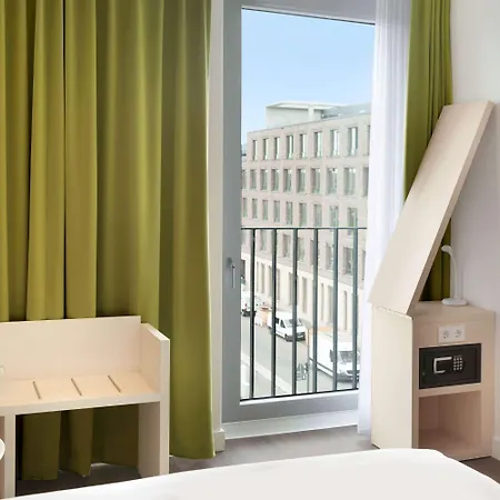 Hotel Super 8 By Wyndham Zollhafen Mainz