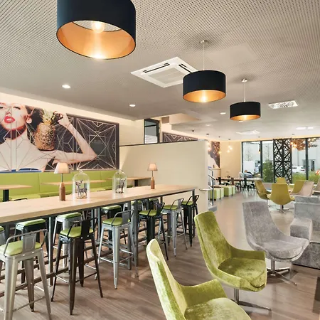 Hotel Super 8 By Wyndham Zollhafen 3*