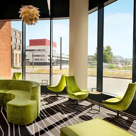 Super 8 By Wyndham Zollhafen Otel