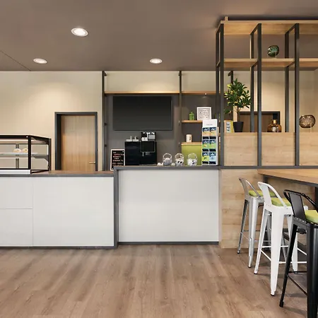 Super 8 By Wyndham Zollhafen Hotel