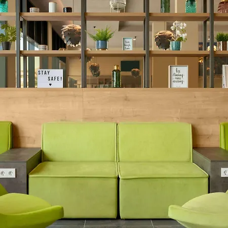 Super 8 By Wyndham Zollhafen Otel Mainz