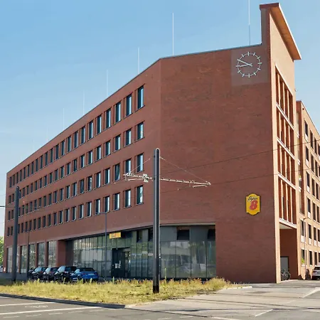 Super 8 By Wyndham Zollhafen Mainz