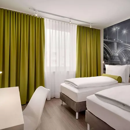 Hotel Super 8 By Wyndham Zollhafen