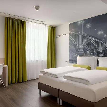 מלון Super 8 By Wyndham Zollhafen מיינץ