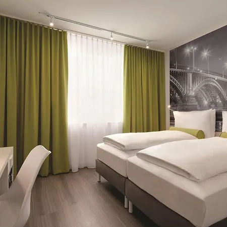 Super 8 By Wyndham Zollhafen Hotel