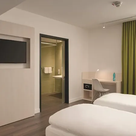 Super 8 By Wyndham Zollhafen Hotel Mainz