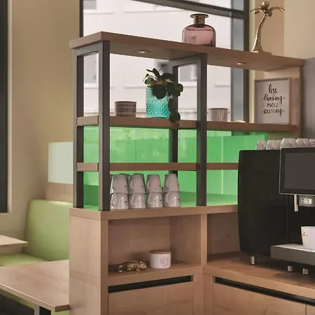 Hotel Super 8 By Wyndham Zollhafen
