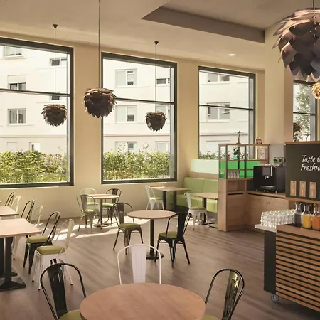 Super 8 By Wyndham Zollhafen 3*