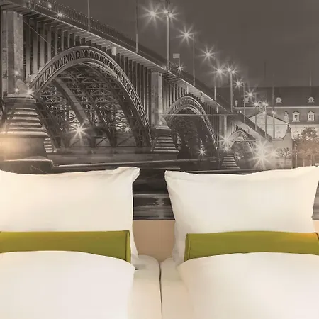 Super 8 By Wyndham Zollhafen Hotel 3*