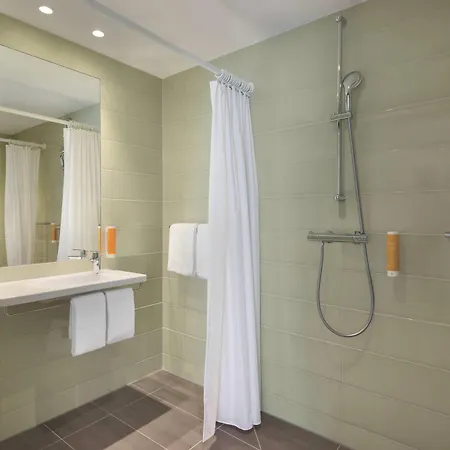Super 8 By Wyndham Zollhafen Hotel 3*