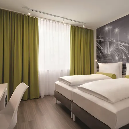 Super 8 By Wyndham Zollhafen Hotel 3*