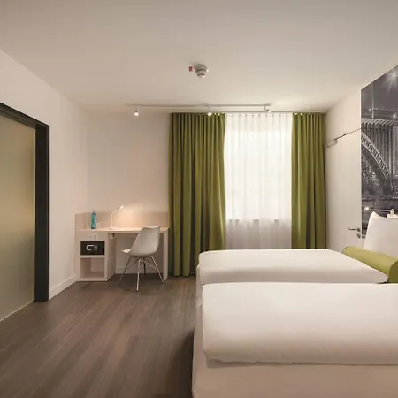Super 8 By Wyndham Zollhafen Hotel Mainz