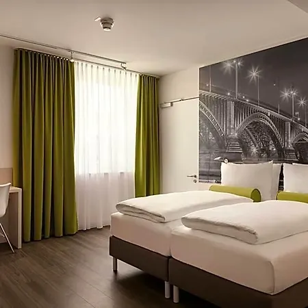 Hotel Super 8 By Wyndham Zollhafen Mainz