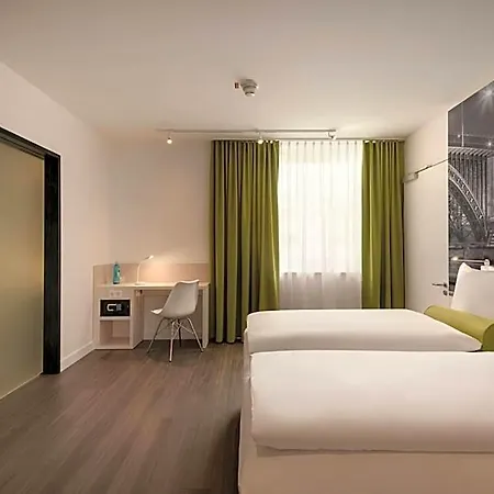 Super 8 By Wyndham Zollhafen Hotel 3*