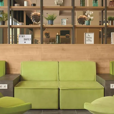 Super 8 By Wyndham Zollhafen Hotel Mainz