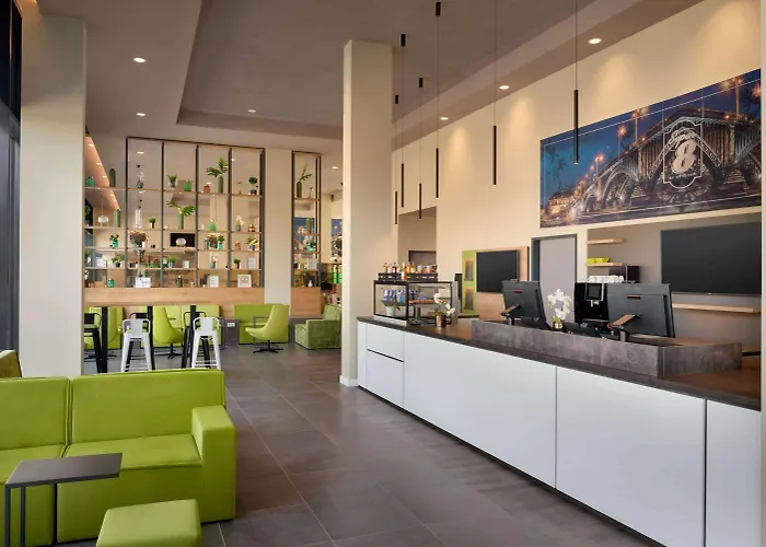 Super 8 By Wyndham Zollhafen 3*