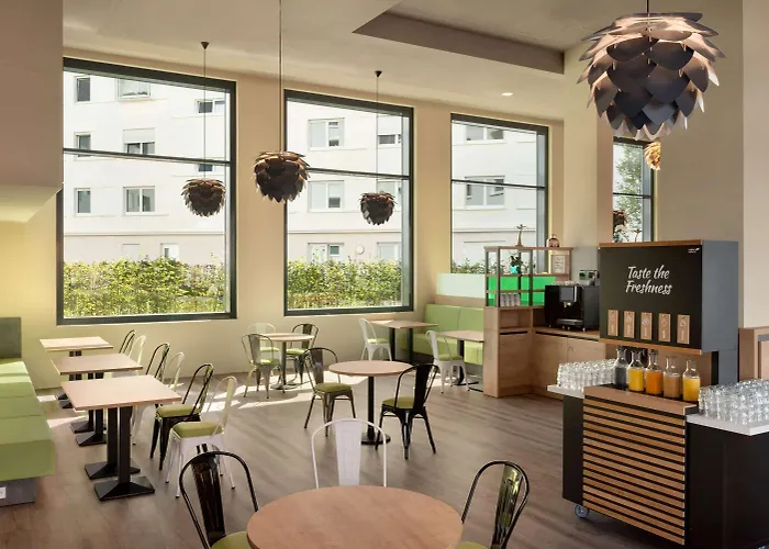 Super 8 By Wyndham Zollhafen 3*