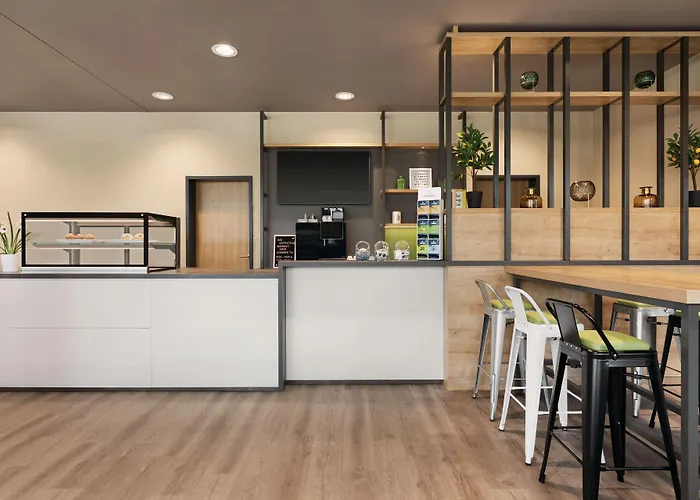 Super 8 By Wyndham Zollhafen Hotel