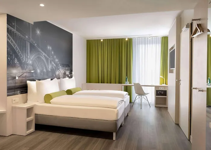 Super 8 By Wyndham Zollhafen Hotel