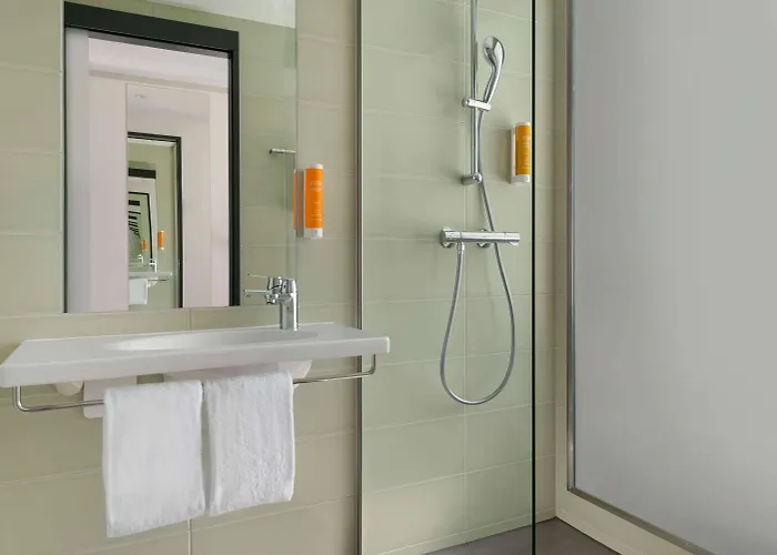 Super 8 By Wyndham Zollhafen