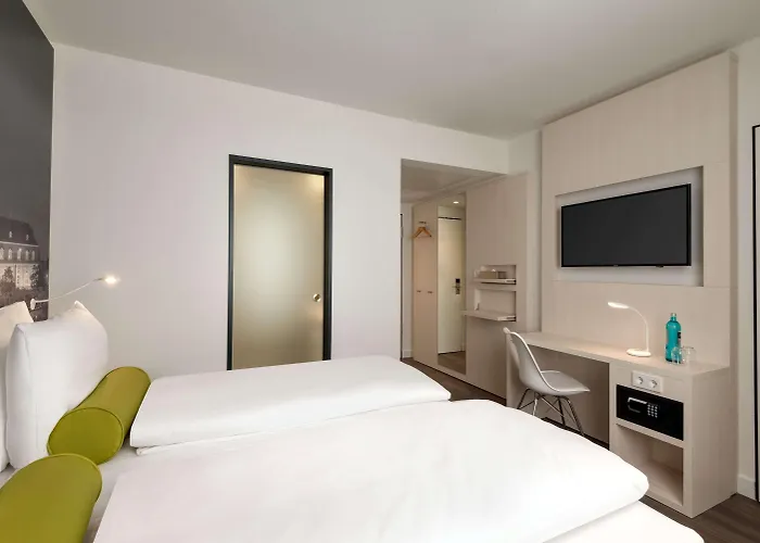 Super 8 By Wyndham Zollhafen Hotel