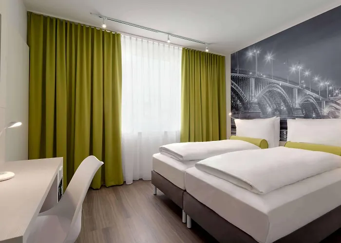 Super 8 By Wyndham Zollhafen Hotel 3*