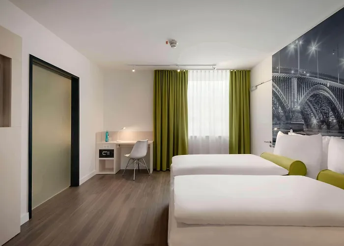 Super 8 By Wyndham Zollhafen